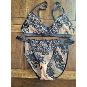 Cosabella Sheer Lace Bralette & Panty Set With Floral Embroidery size S
